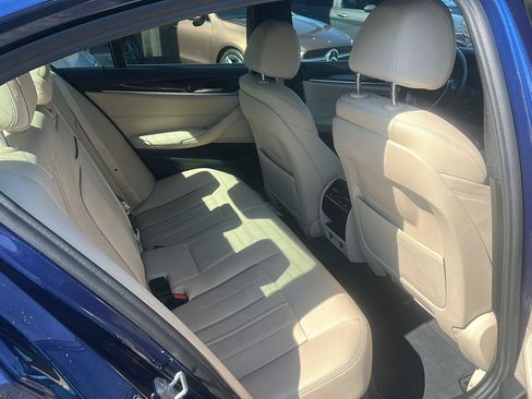 Used 2019 BMW 530i xDrive w/ Convenience Package AWD/4WD image 9