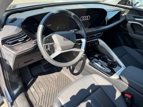 Used 2025 Audi Q5 Premium w/ Convenience Package AWD/4WD image 16