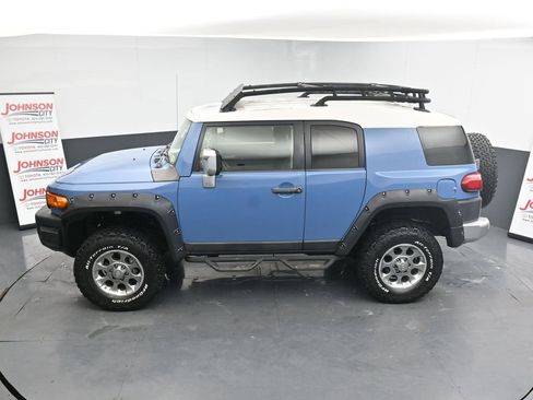 Used 2013 Toyota FJ Cruiser 4WD image 28
