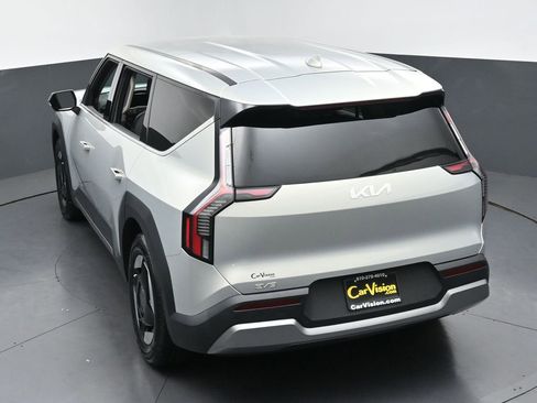 Used 2024 Kia EV9 Light RWD image 42