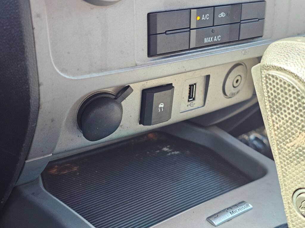 Used 2010 Ford Escape XLT AWD/4WD image 36