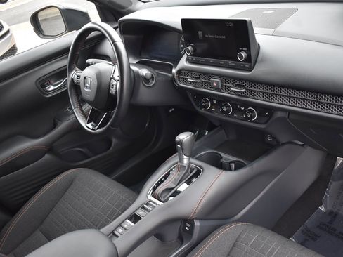Used 2025 Honda HR-V Sport image 12