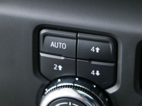 Used 2024 GMC Sierra 2500 AT4 w/ Technology Package AWD/4WD image 24