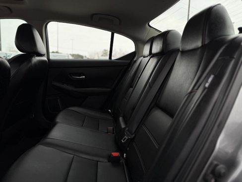 Used 2023 Nissan Sentra SR w/ SR Premium Package image 13