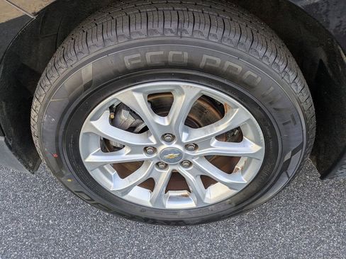 Used 2019 Chevrolet Equinox LT w/ Driver Convenience Package image 9