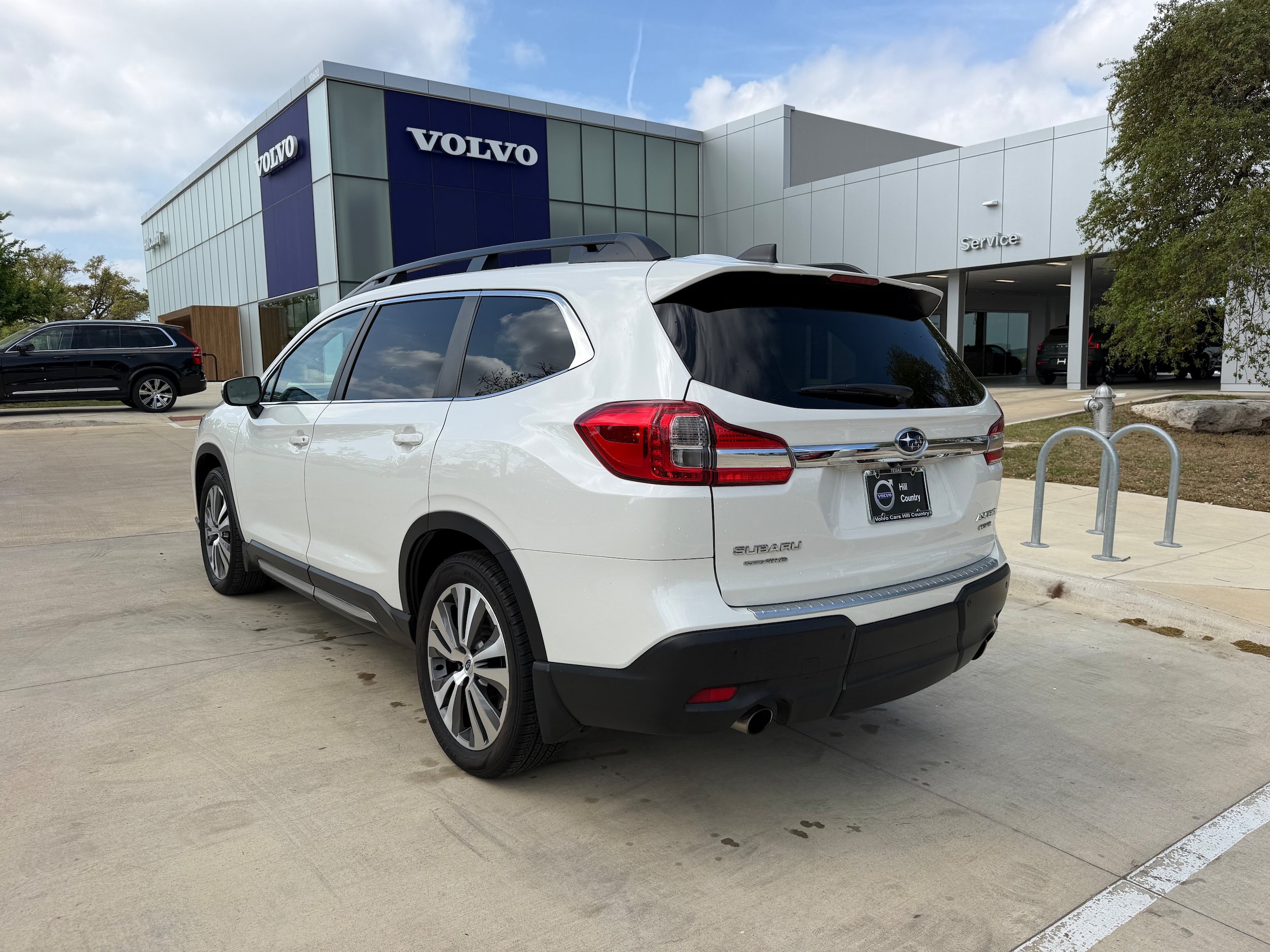 Used 2021 Subaru Ascent Limited w/ Technology Package AWD/4WD image 4