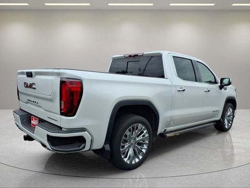 Used 2023 GMC Sierra 1500 Denali AWD/4WD image 3