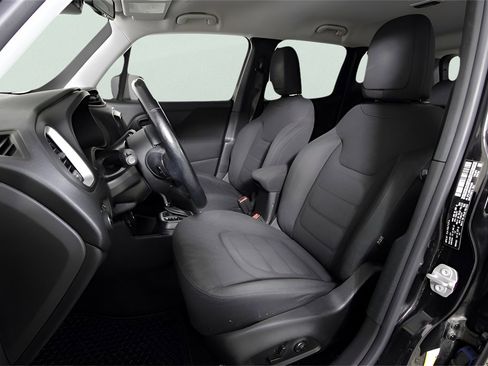 Used 2018 Jeep Renegade Latitude w/ Safety & Security Group image 34