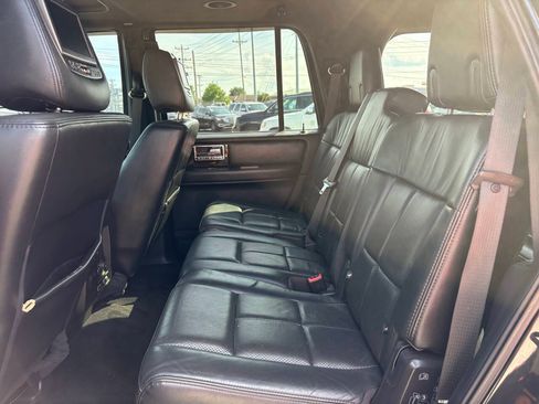 Used 2012 Lincoln Navigator 2WD image 17