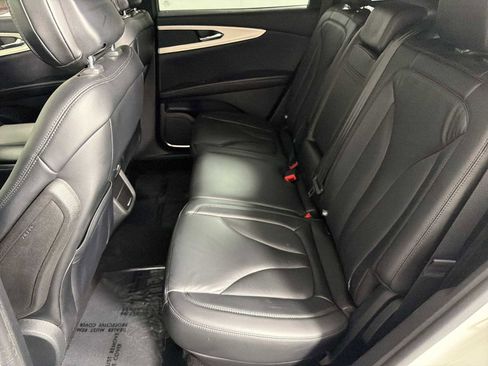 Used 2020 Lincoln Nautilus FWD w/ Equipment Group 101A image 21
