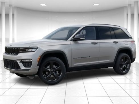 New 2025 Jeep Grand Cherokee Limited w/ Luxury Tech Group II image 2