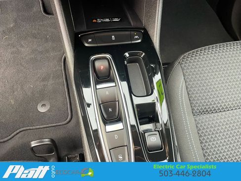 Used 2023 Chevrolet Bolt EUV LT image 25