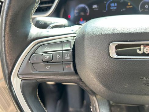 Used 2022 Jeep Grand Cherokee L Limited AWD/4WD image 22