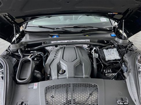 New 2026 Porsche Macan image 32