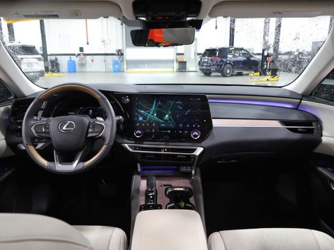 Used 2025 Lexus RX 350 w/ Convenience Package AWD/4WD image 16