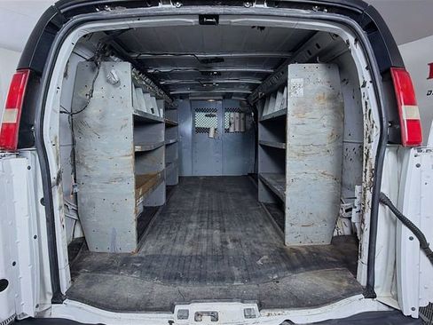 Used 2017 GMC Savana 2500 Extended RWD image 23