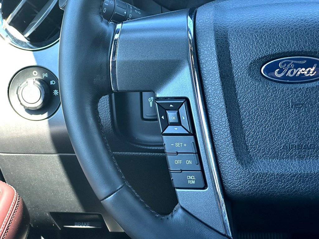 Used 2015 Ford Expedition Platinum RWD image 24