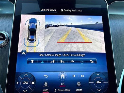 Used 2024 Mercedes-Benz GLC 300 4MATIC image 23