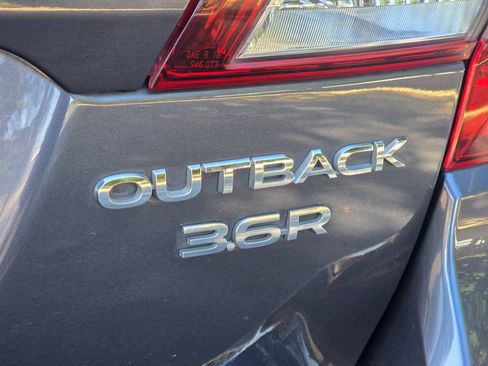 Used 2015 Subaru Outback 3.6R Limited AWD/4WD image 21