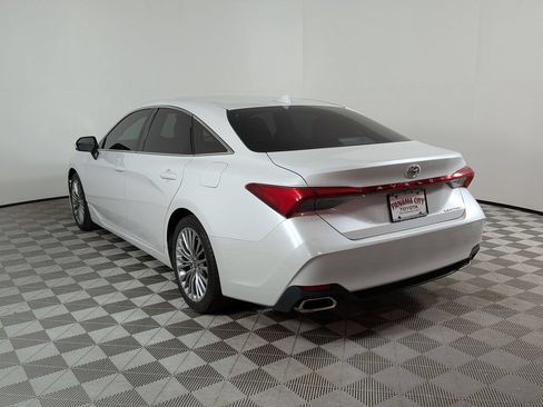 Used 2019 Toyota Avalon Limited FWD image 5