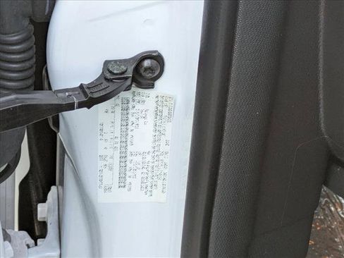 Used 2015 Ford Focus SE image 25