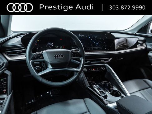 Used 2025 Audi Q5 Premium w/ Convenience Package image 5