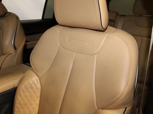 Used 2024 Jeep Grand Cherokee Summit image 10