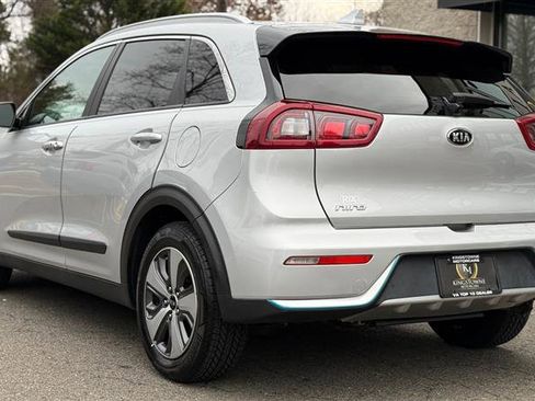 Used 2019 Kia Niro EX image 4