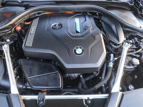 Certified 2023 BMW 530e w/ Convenience Package image 24