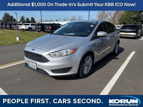Used 2017 Ford Focus SE image 1