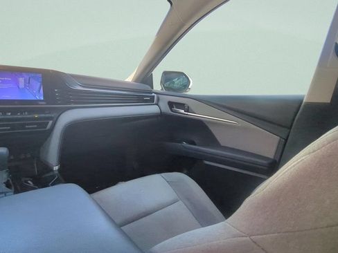 Used 2025 Toyota Camry LE FWD image 12