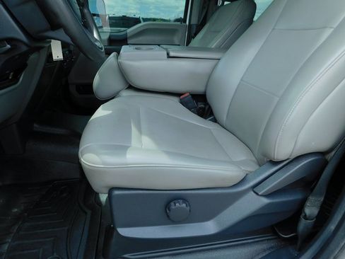 Used 2022 Ford F550 4x4 Crew Cab Super Duty w/ Power Equipment Group image 18