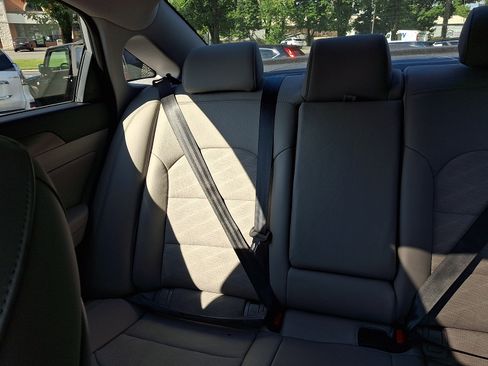 Used 2016 Hyundai Sonata Sport w/ Option Group 03 FWD image 18