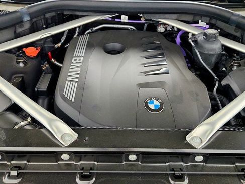 Used 2024 BMW X7 xDrive40i w/ M Sport Package AWD/4WD image 26