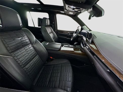 Used 2021 Cadillac Escalade Sport Platinum w/ LPO, ONYX Package image 24