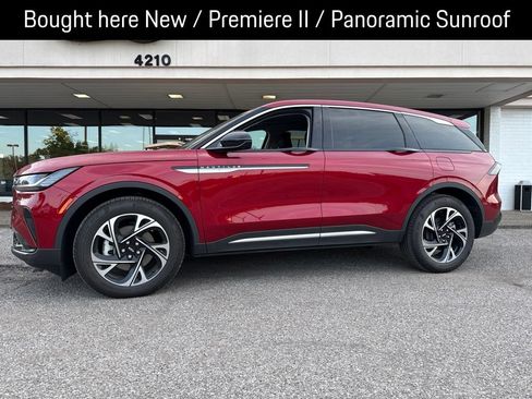 Used 2026 Lincoln Nautilus Premier w/ Equipment Group 102A AWD/4WD image 1
