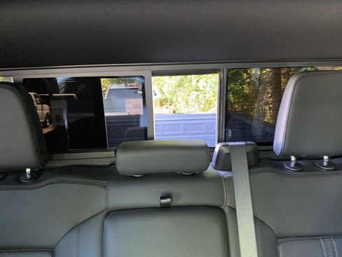 Used 2024 Chevrolet Silverado 2500 High Country w/ Technology Package AWD/4WD image 37