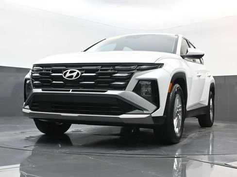 Certified 2025 Hyundai Tucson SE FWD image 20