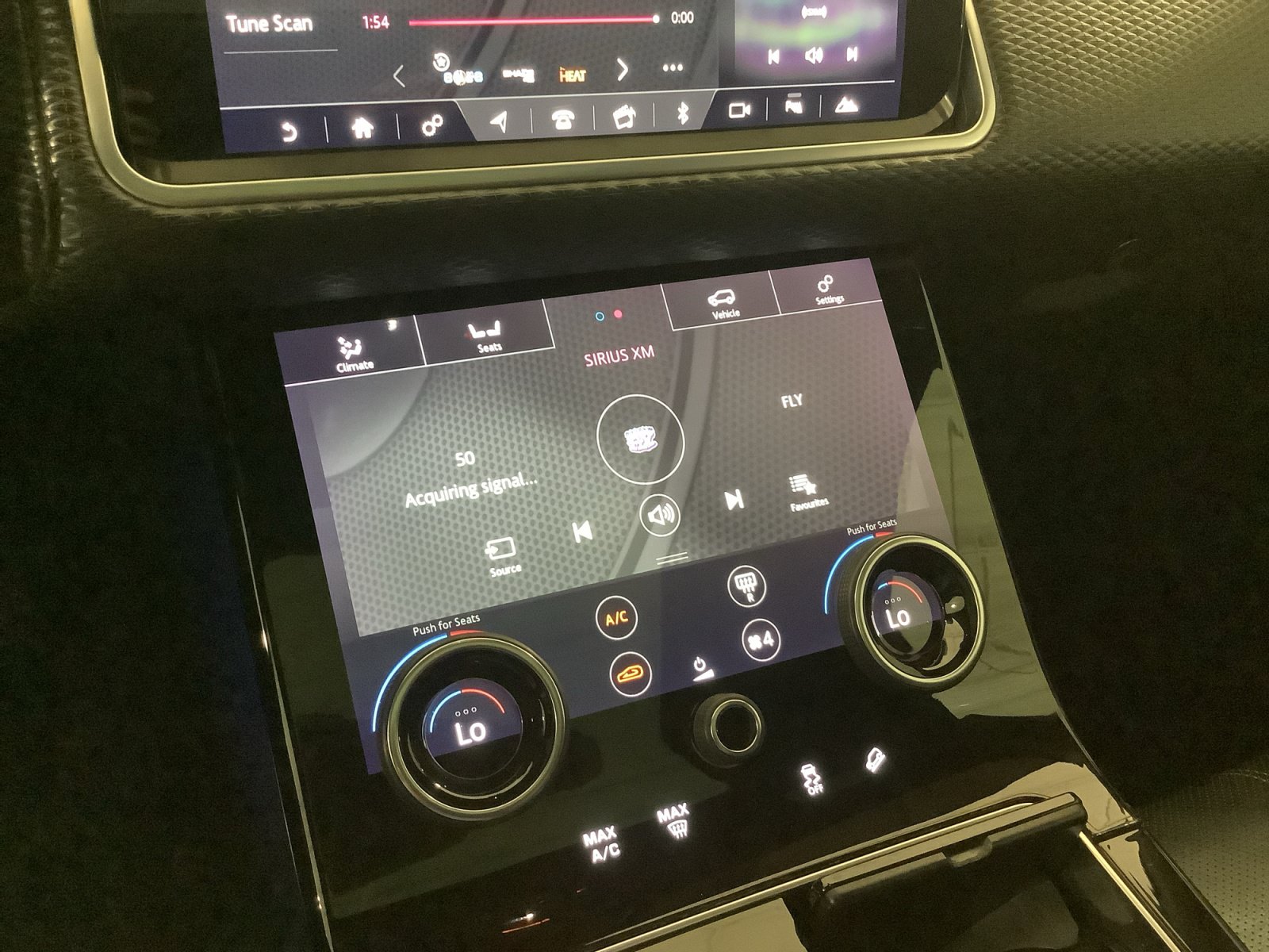 Used 2018 Land Rover Range Rover Velar S AWD/4WD image 17