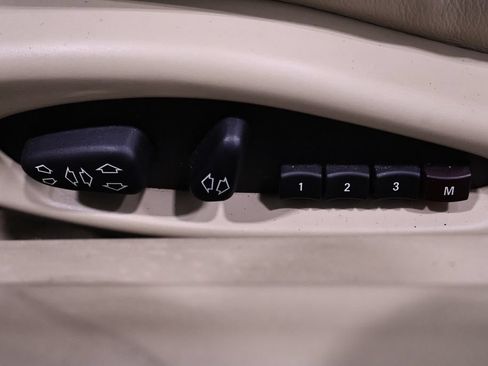Used 2007 BMW Z4 3.0i RWD image 13