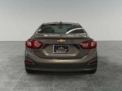 Used 2018 Chevrolet Cruze LT w/ Convenience Package FWD image 23