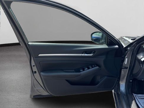 New 2025 Nissan Altima 2.5 SL image 14