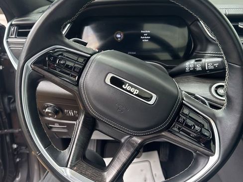 Used 2022 Jeep Grand Cherokee Overland image 11