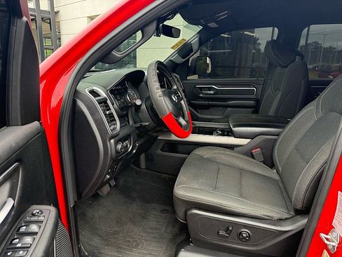 Used 2019 RAM 1500 Big Horn AWD/4WD image 5