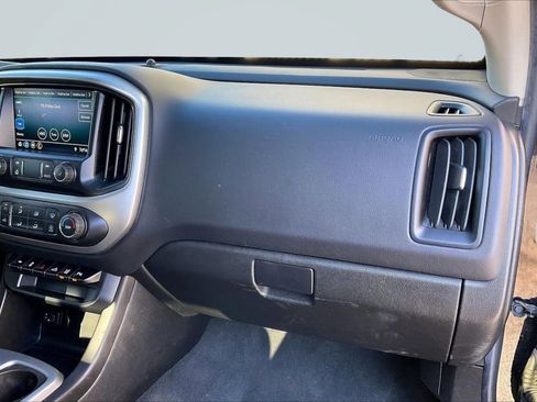 Used 2021 Chevrolet Colorado LT w/ Safety Package RWD image 17