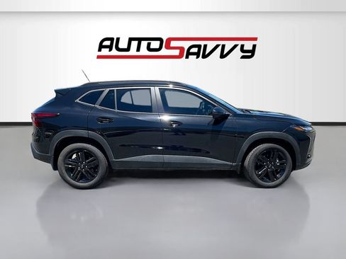 Used 2025 Chevrolet Trax ACTIV w/ Sunroof Package FWD image 8