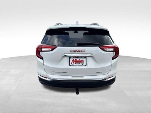 Used 2023 GMC Terrain SLT AWD/4WD image 6