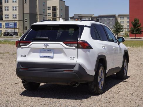 Used 2025 Toyota RAV4 XLE AWD/4WD image 2