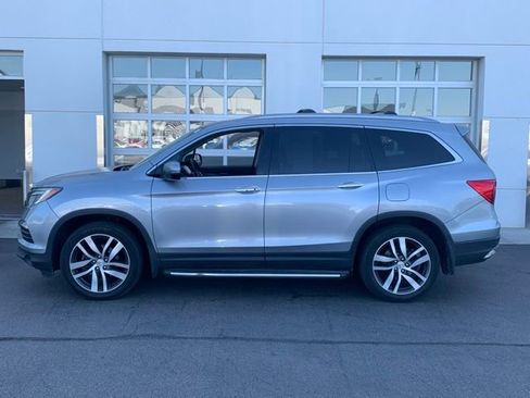 Used 2017 Honda Pilot Elite image 3