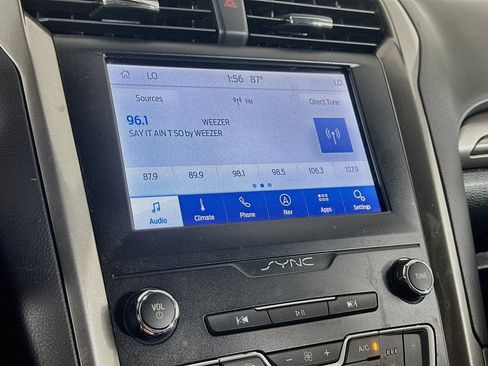 Used 2019 Ford Fusion SEL FWD image 21